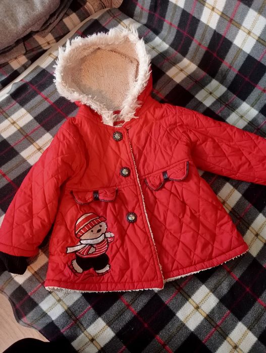 Продам куртку на девочку