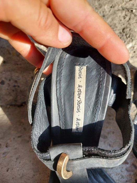 Sandale negre cu toc