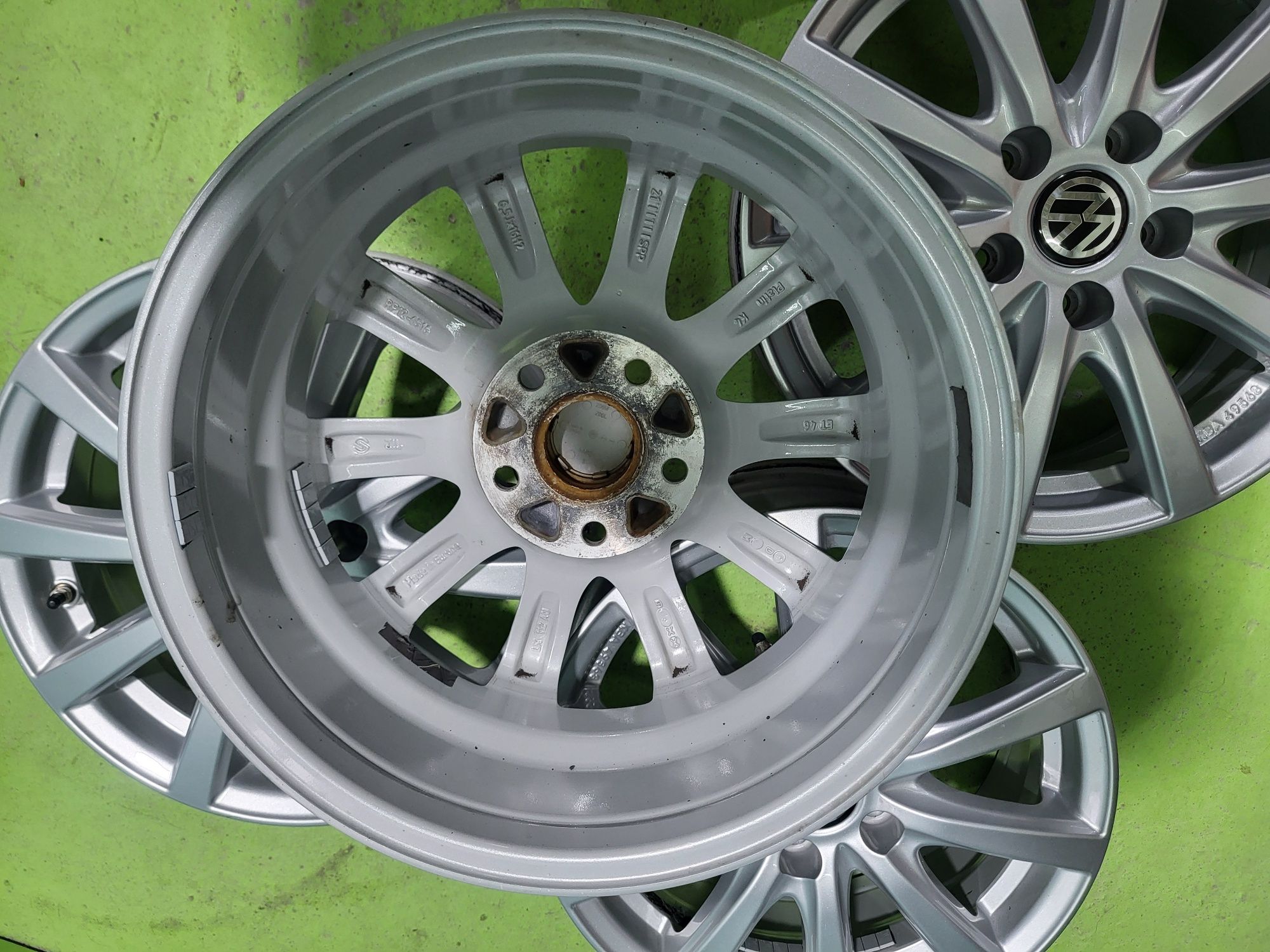 16 5x112 Vw Passat Golf Touran Caddy Skoda Audi