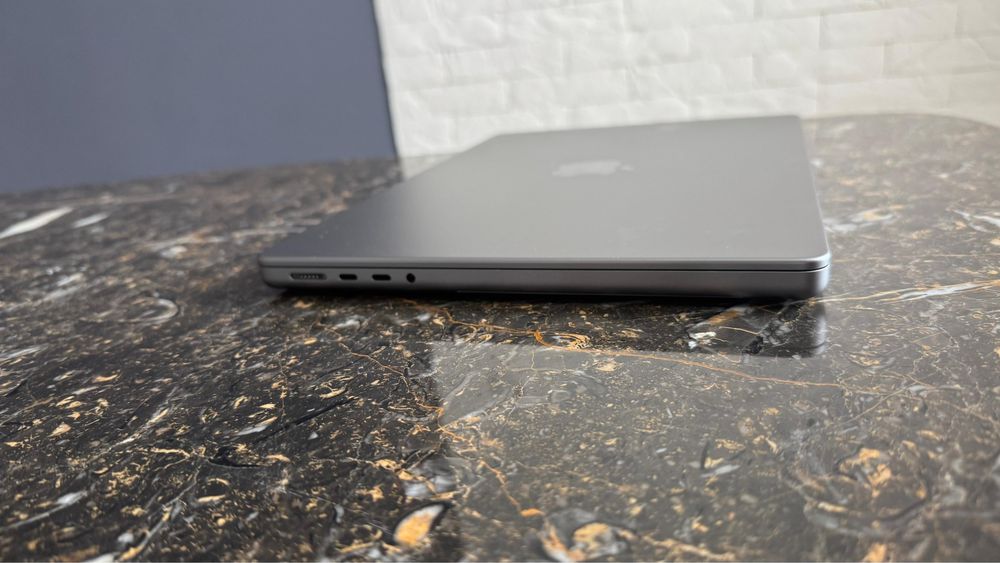 Apple MacBook Pro в идеальном состоянии