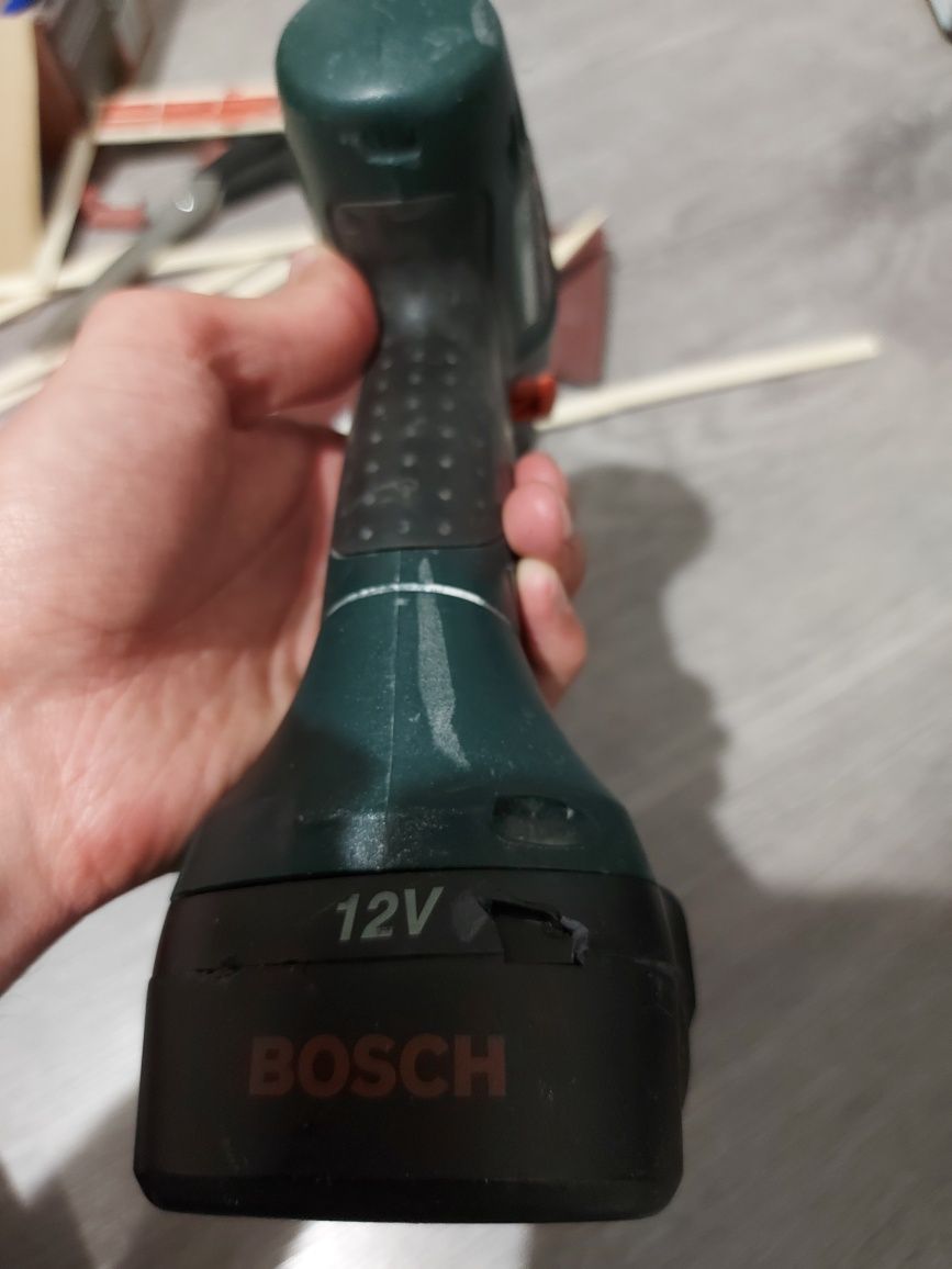 Винтоверт Bosch 12v