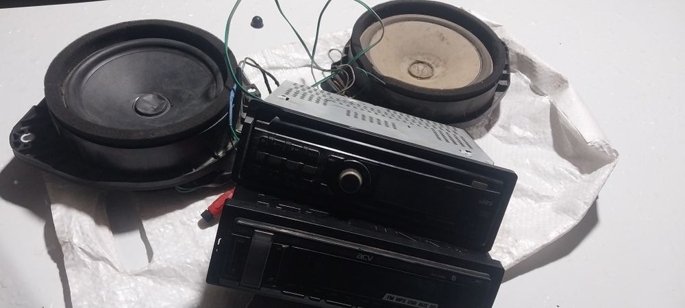 Ассалоумуалейкум,сотилади,усилитель,хорошый,,и мафоны,и колонкй,