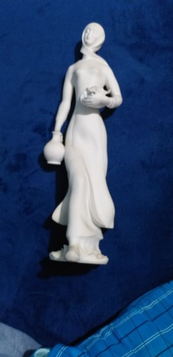Statuie vintici de colectie din portelan autentic