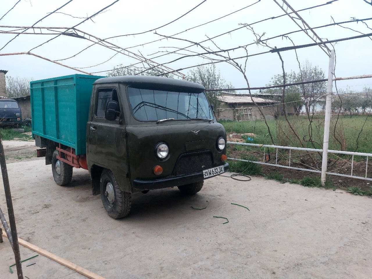 UAZ Mashinasi sotiladi