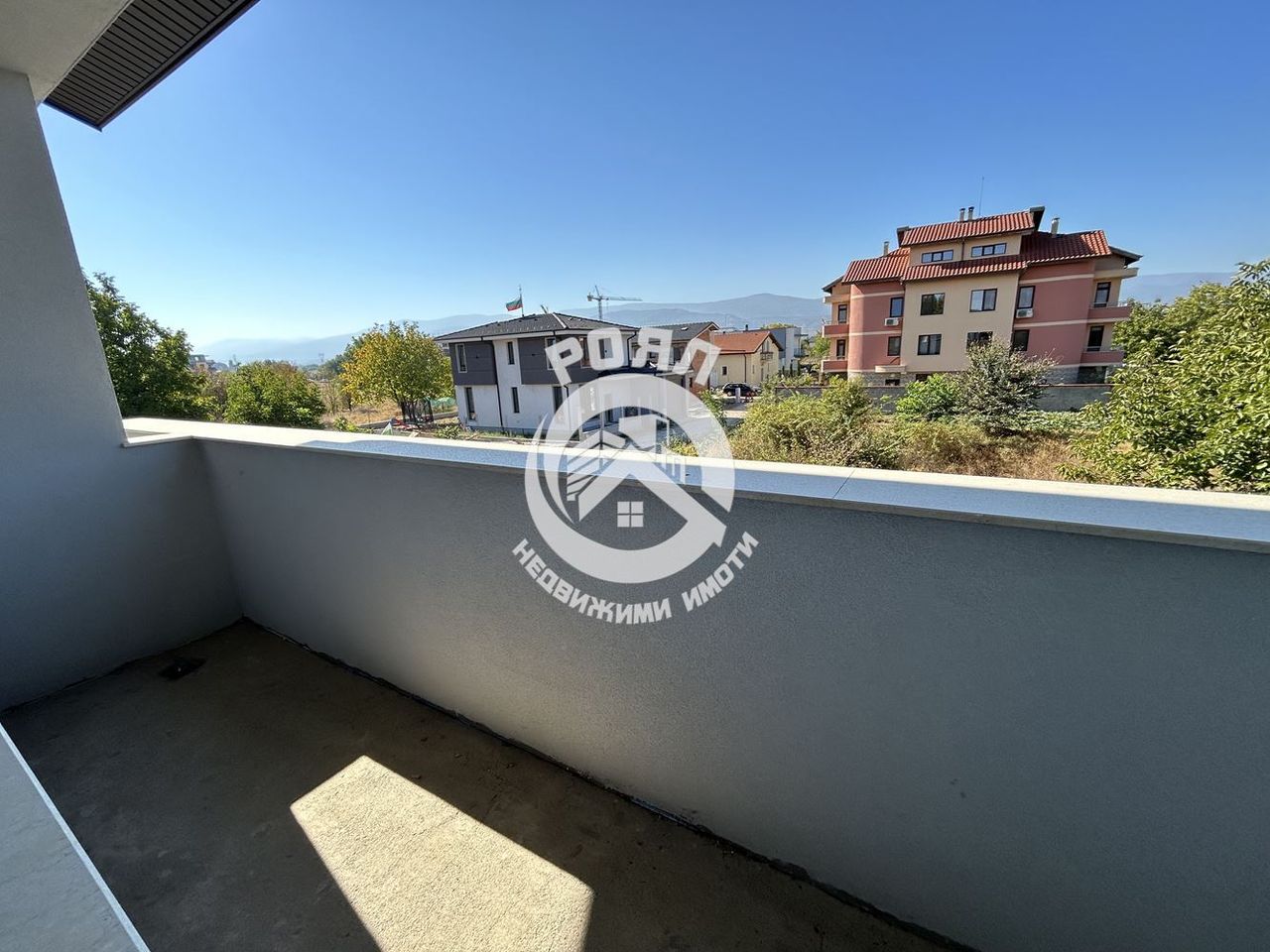 Продава се Къща в Пловдив, Остромила - 380 кв.м за 1048 €/кв.м - Снимка #12