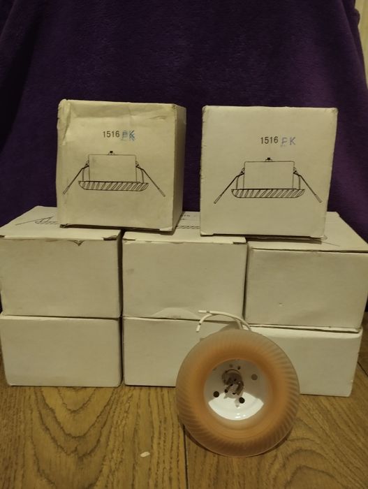 Спот, точечный светильник, споты