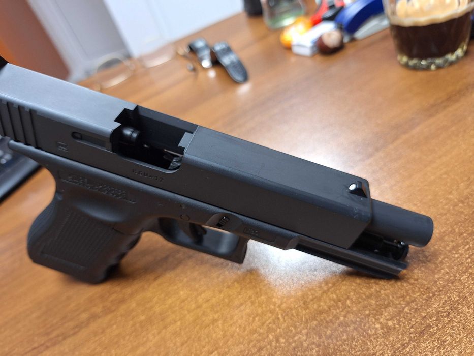 GLOCK 17 Gen4 UMAREX CO 2 4,5mm -чисто нов