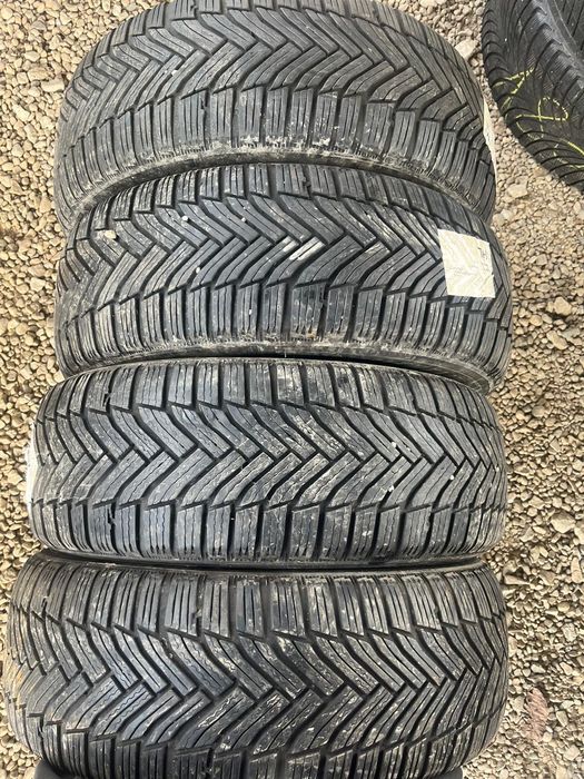215/55 r17 de iarna 4 buc f bune MICHELIN