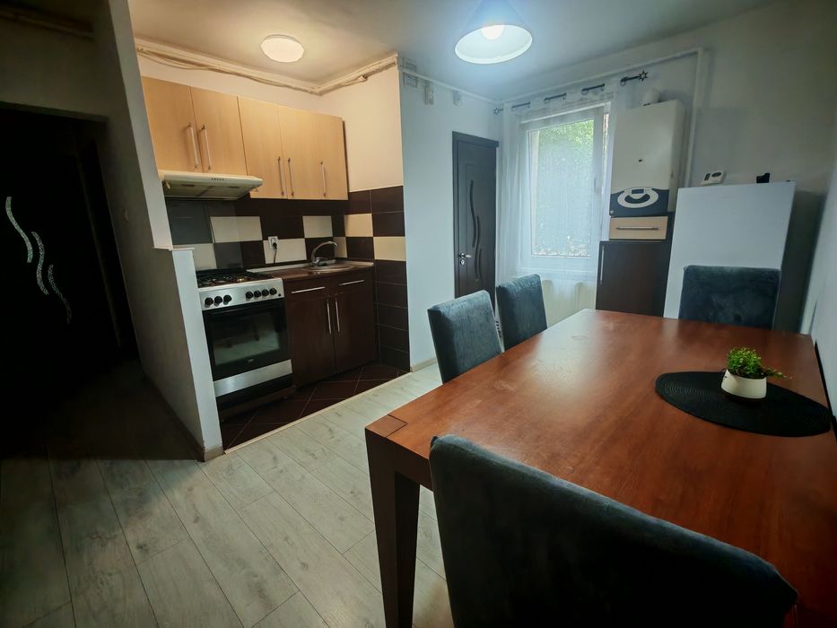 Închiriez apartament cu 3 camere