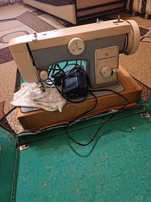 Продам швейную машинку подходит на запчасти