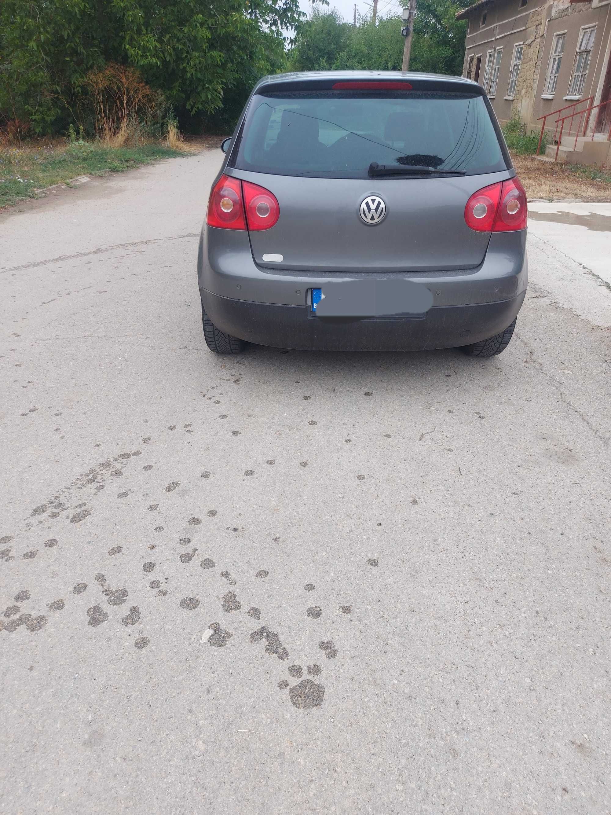 Продавам   голф. 5