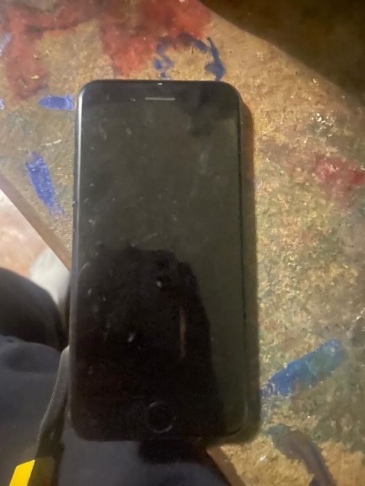 Продам айфон se 2020