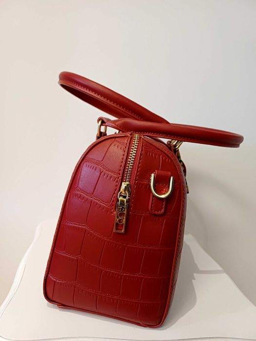 Стилна бизнес дамска чанта Nobo