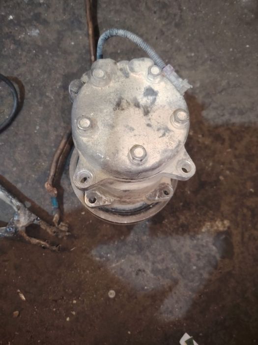 Насос кондиционера на грузовое авто