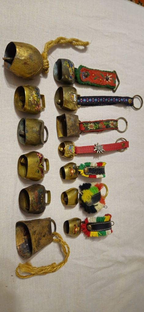 Vand clopote,talangi vechi, si ornamentale.Vedeti cele 8 poze atasate
