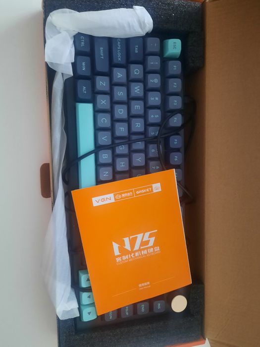 Продам механическую клавиатуру