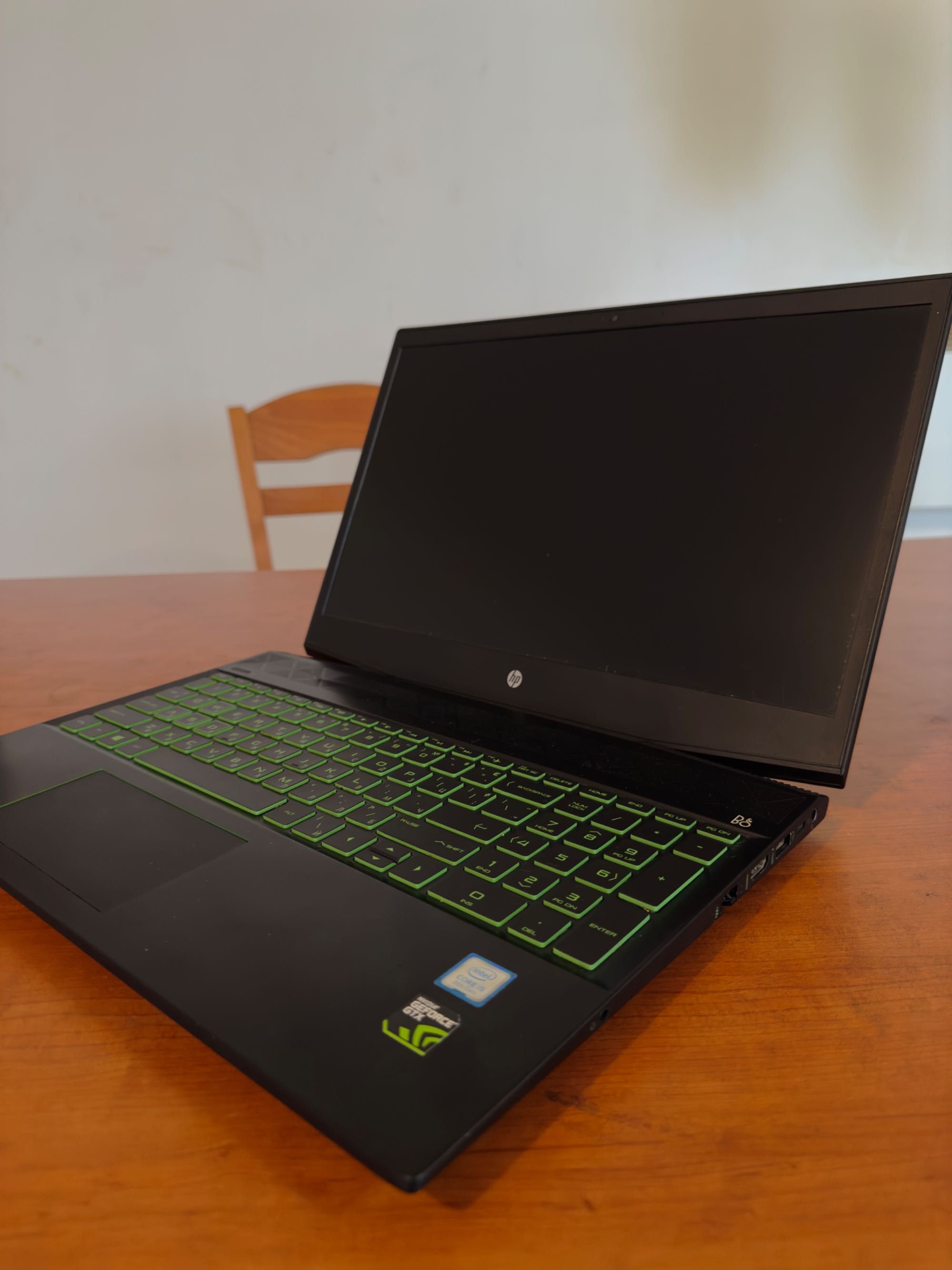Лаптоп hp pavilion 8gen