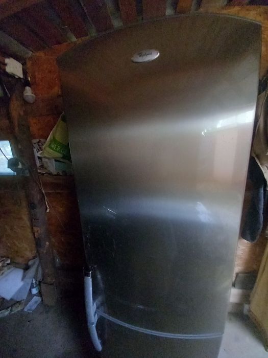 Frigider Whirlpool