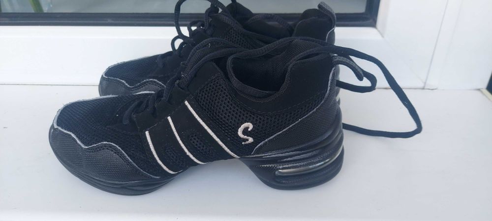 Кроссовки для танцев (джазовки)