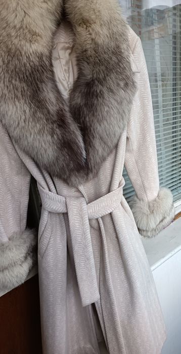 Палто от кашмир и естествен косъм от лисица
