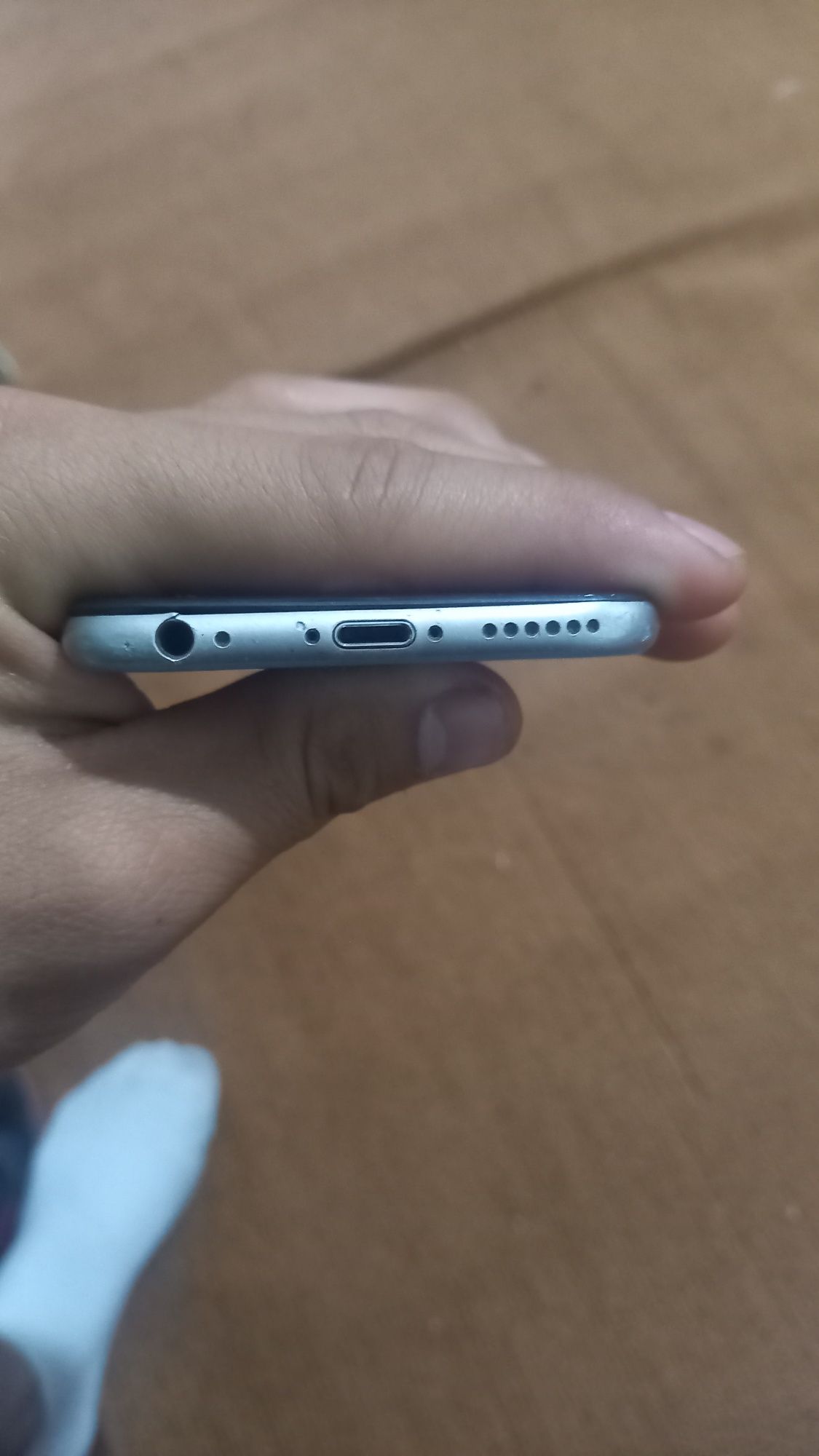 Iphone 6 64GB dakument karobka yoq pasport kopiya beriladi