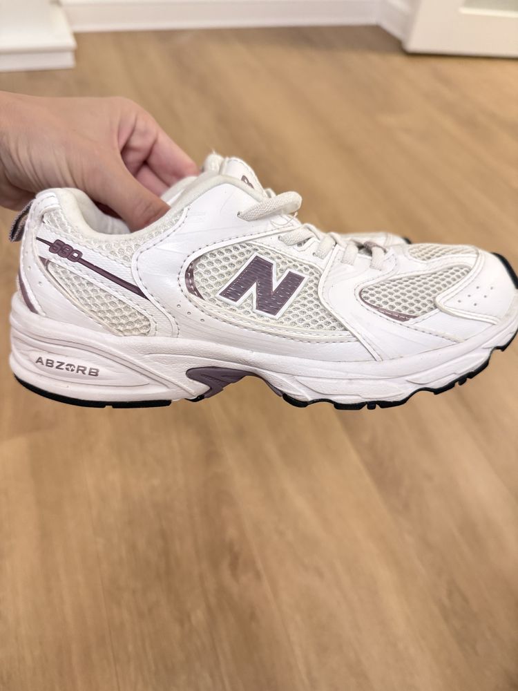 Маратонки new balance