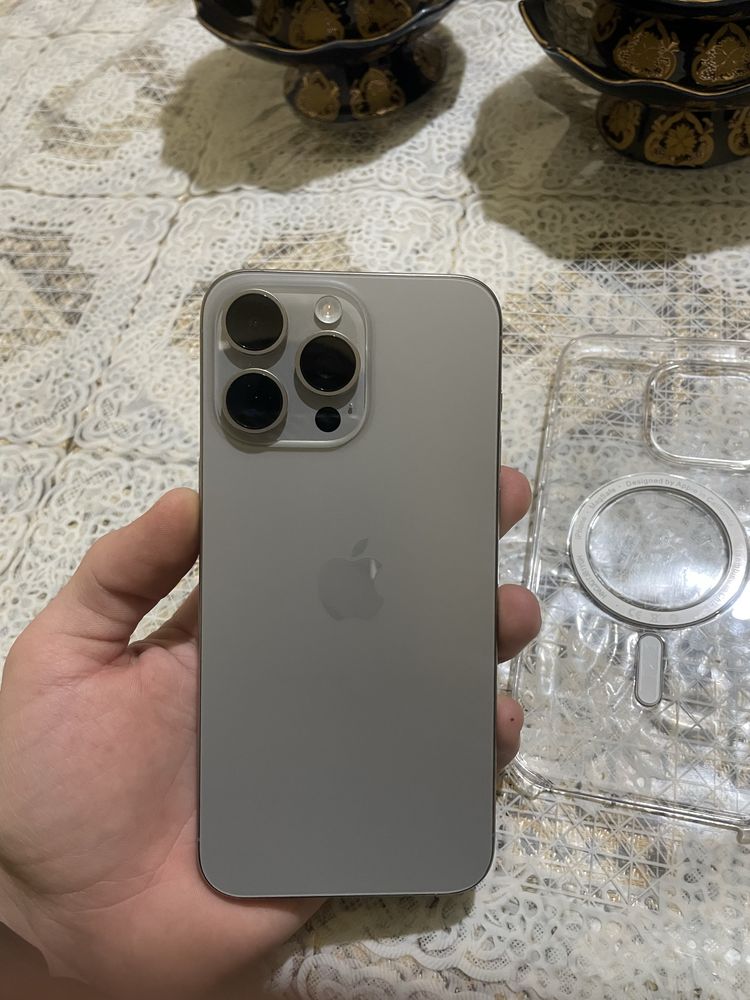Iphone 15 Pro Max 256GB sotiladi xolati ideal yengi pashti