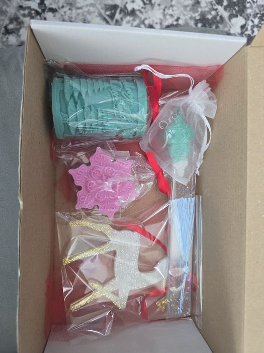 Коледна кутия за подарък топ цена