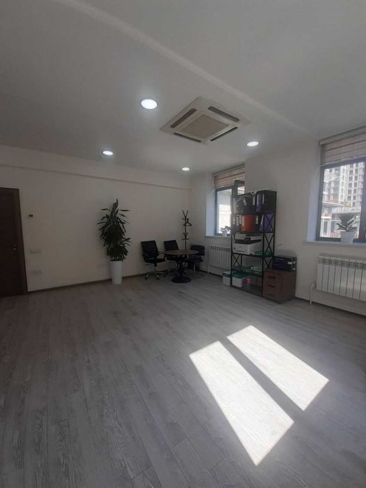 Аренда коммерческой помещении на 2 этаже