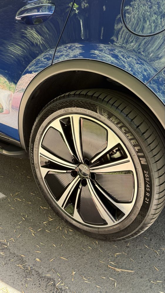 Продаю своб машину BYD TANG 4.4 full 635 km