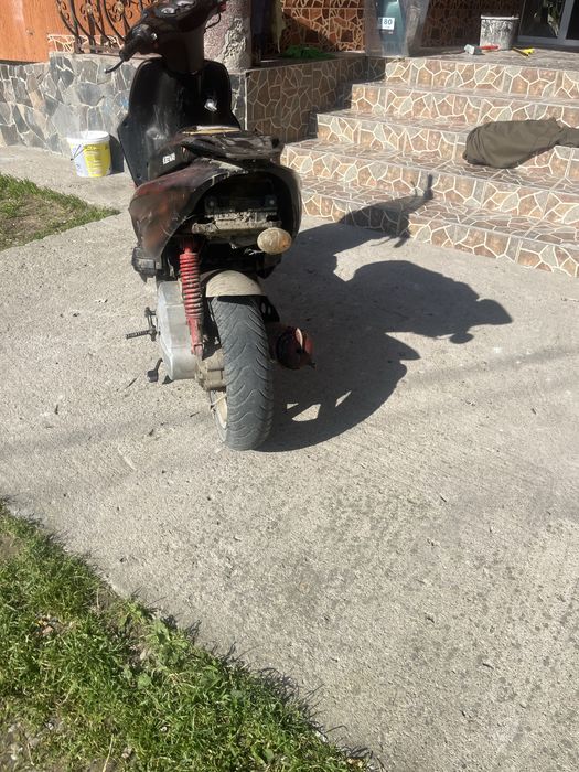Vand scuter fuctional nu ofer acte la el fuge bine  rau motor 49c