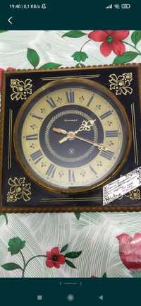 Продаются настенные часы Янтарь.