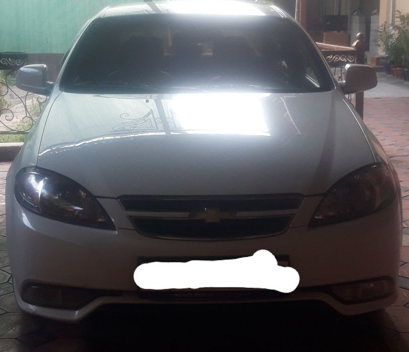 Chevrolet Lacetti sotiladi