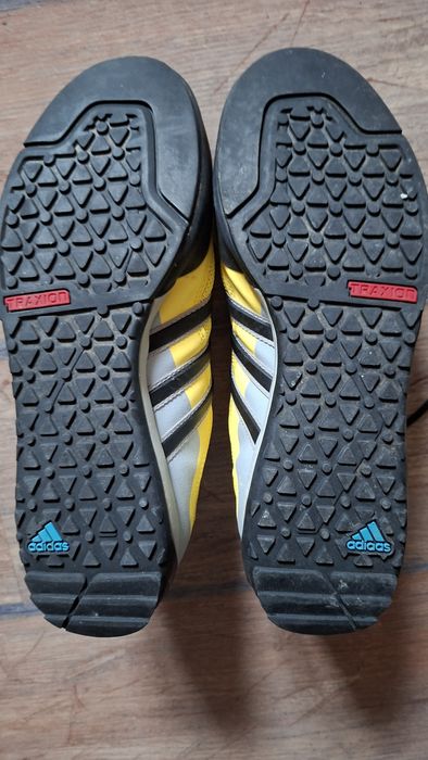 Маратонки ADIDAS Traxion