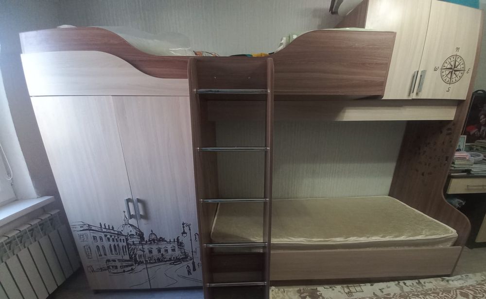 Срочно продам двухярусную кровать