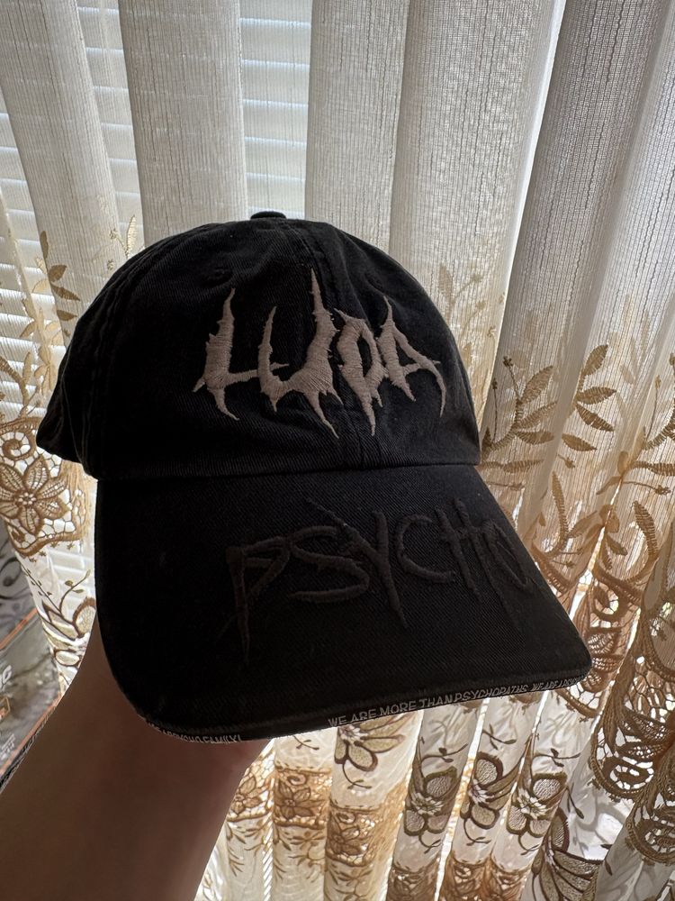 Шапка Luda Psycho