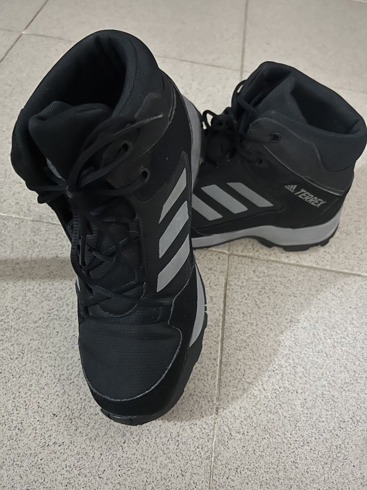 Adidas Terrex номер 38