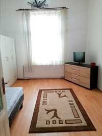 Apartament 70 mp  în Centru + curte comună