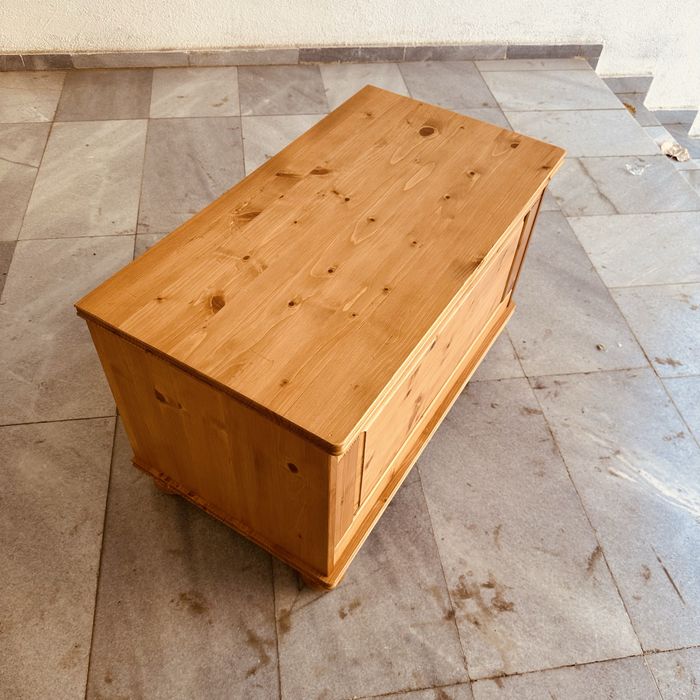 Дървен ретро сандък/ракла от масив