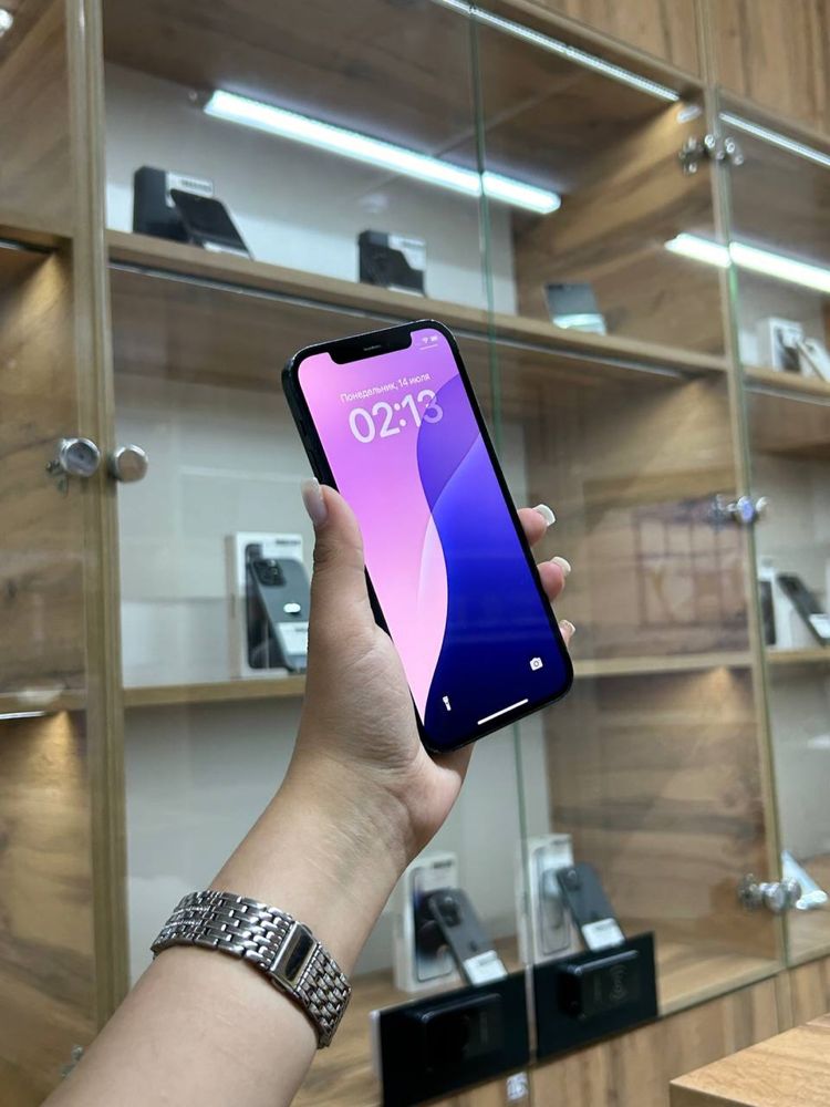 Iphone 12.