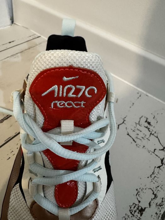 Adidasi Air max 270 react