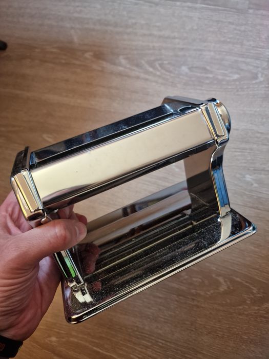 Mașină pentru paste