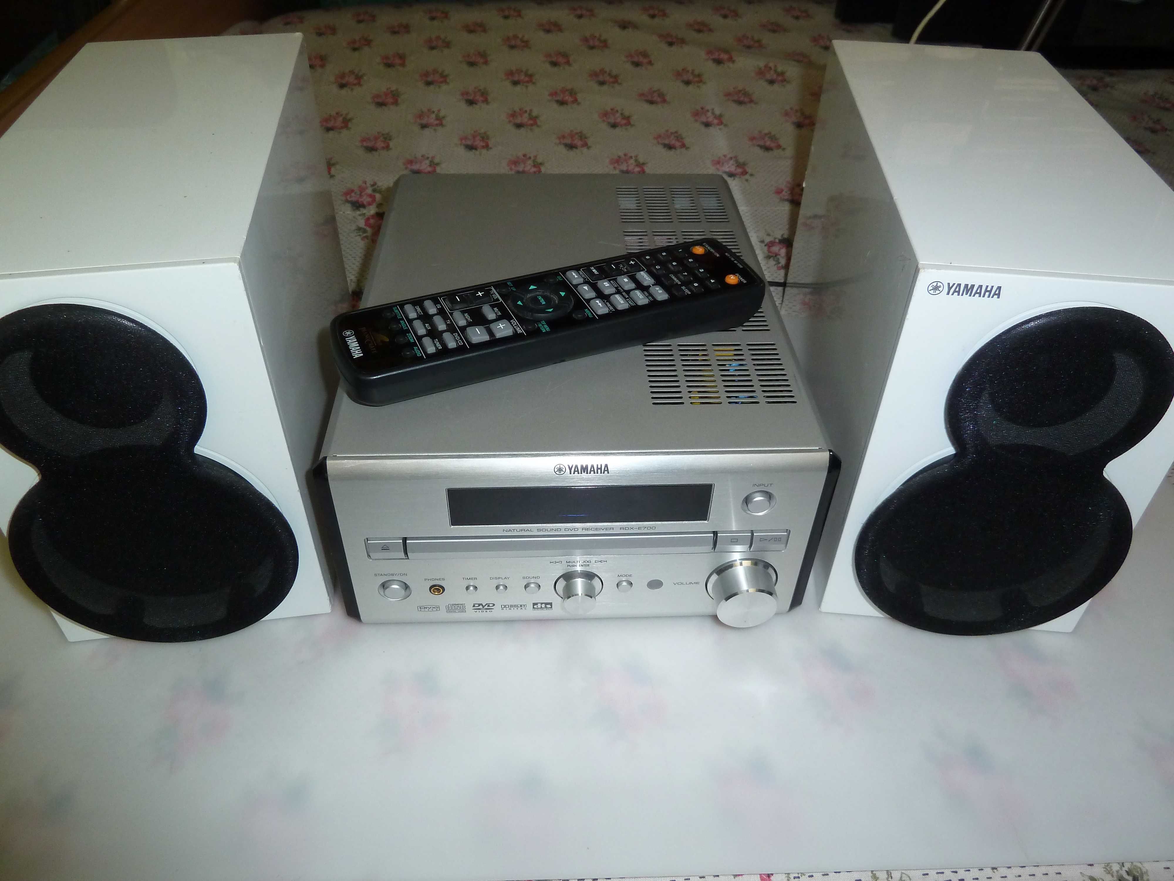 Amplituner CD/DVD Player Yamaha RDX-E700 + boxe Yamaha + telecomanda