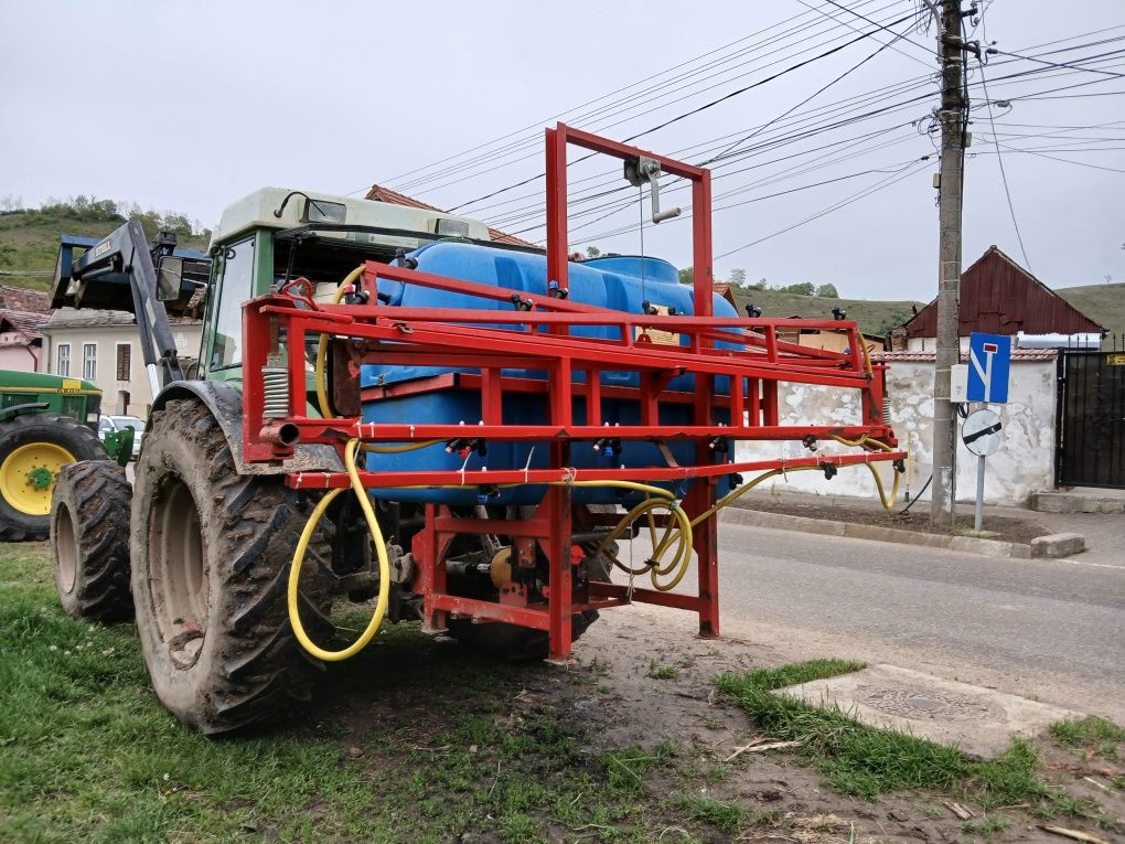 Mașină de ierbicidat 600L