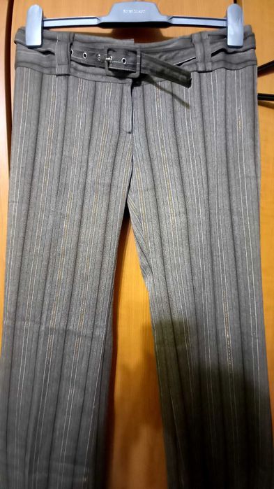 Pantaloni eleganti Ad Lib UK maro cu fir auriu si cordon, moderni