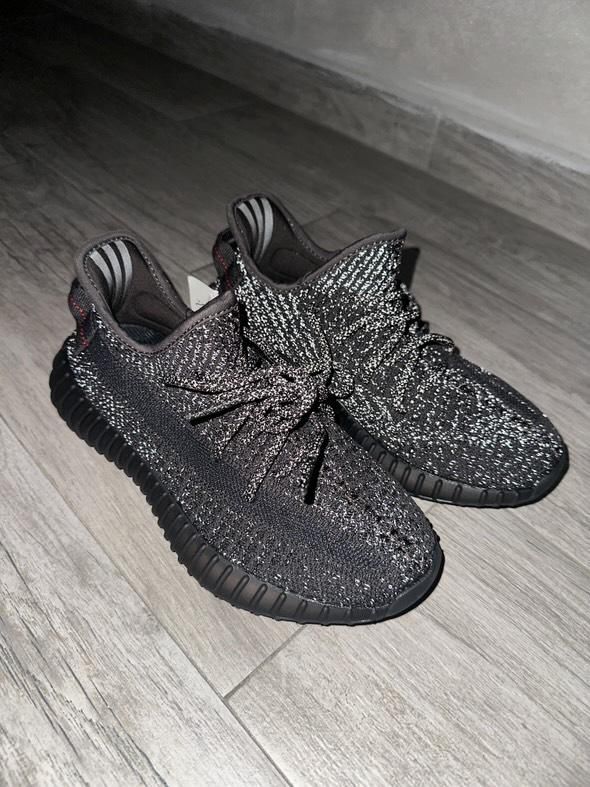 Yeezy 350 V2 black REFLECTIVE