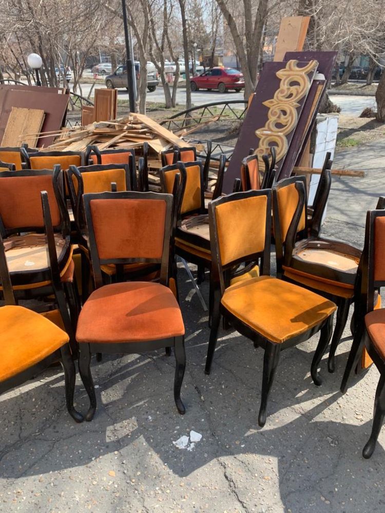 Продам стулья и столы