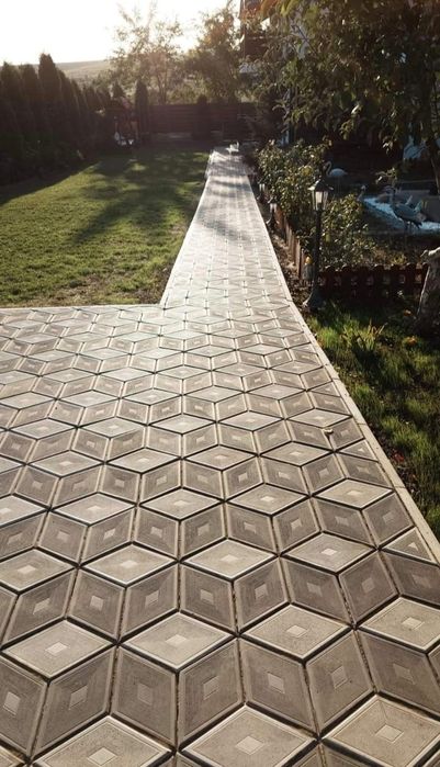 Pavaje la comanda plus montaj peste 200 de modele!!