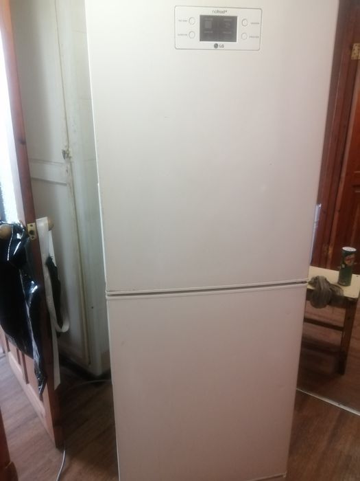 Продам холодильник LG