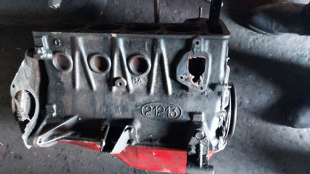 Есть двигателя блоки головки на ваз